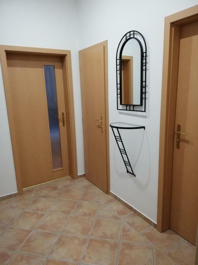 Apartmany Pod Divadlem Znojmo Exteriör bild