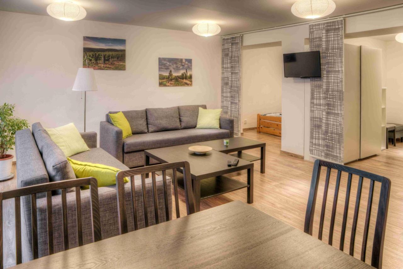 Apartmany Pod Divadlem Znojmo Exteriör bild